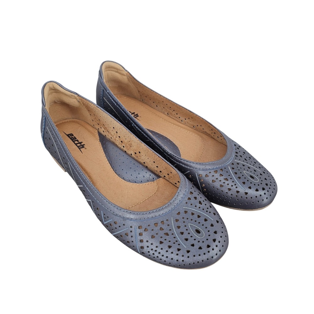 Earth Blue Leather Perforated Ballet Flats 7 Metallic Round Toe Slip‑On Shoes